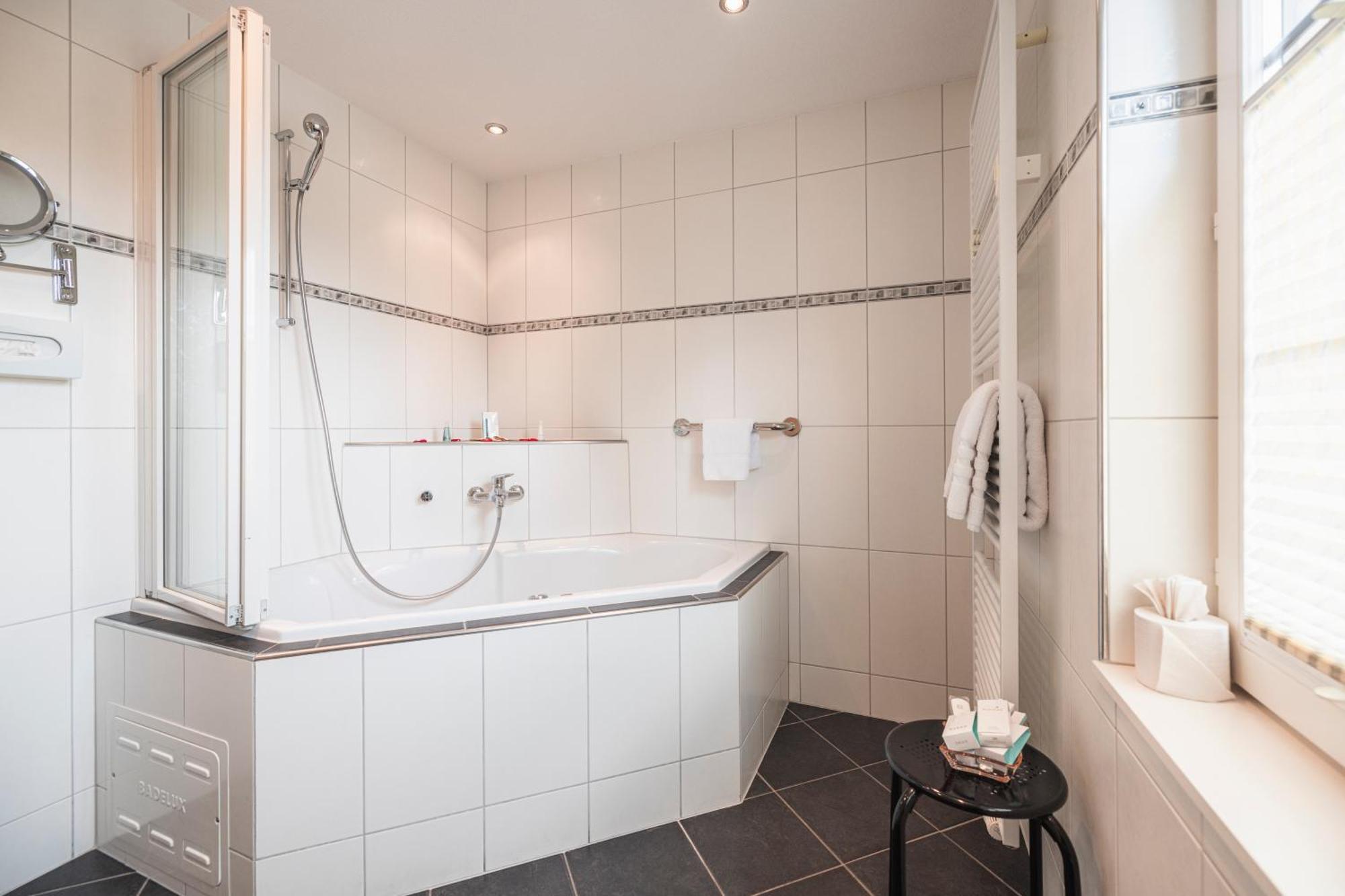 Hotel Seehof Superior Валенщад Екстериор снимка
